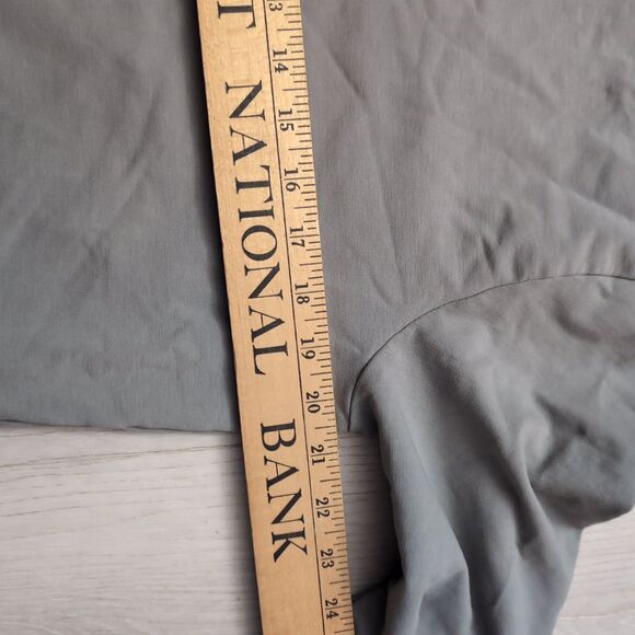 Rhone Hoodie Mens Small gray Long Sleeve Lightweight Performance Pullover - Picture 3 of 6